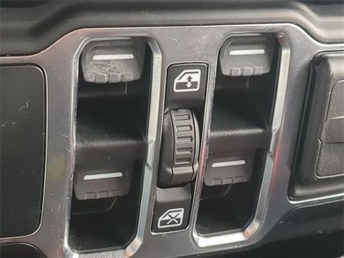 Used 2021 Jeep Wrangler Unlimited Sport image 21