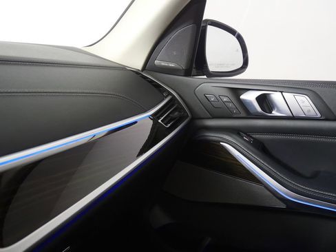 Used 2021 BMW X7 xDrive40i w/ Executive Package image 31