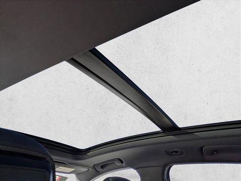 Used 2021 Porsche Macan image 20