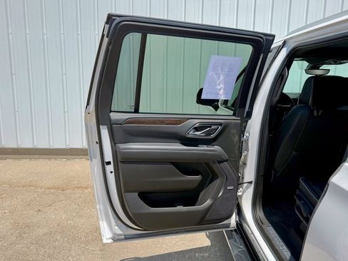Used 2021 Chevrolet Suburban Premier AWD/4WD image 16