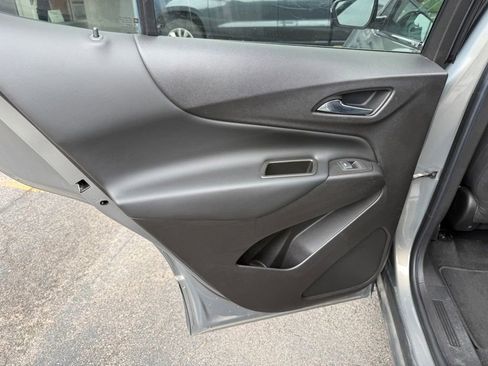 Used 2018 Chevrolet Equinox LT AWD/4WD image 17