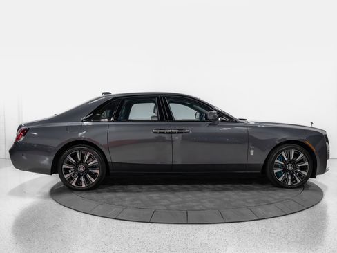 Used 2024 Rolls-Royce Ghost AWD/4WD image 11