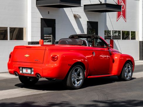 Used 2005 Chevrolet SSR w/ Preferred Equipment Group RWD image 39