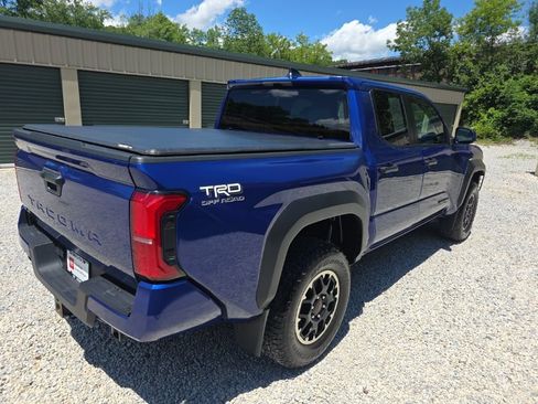 Certified 2024 Toyota Tacoma TRD Off-Road AWD/4WD image 7