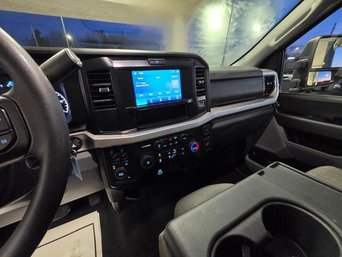 Used 2025 Ford F350 XLT image 16