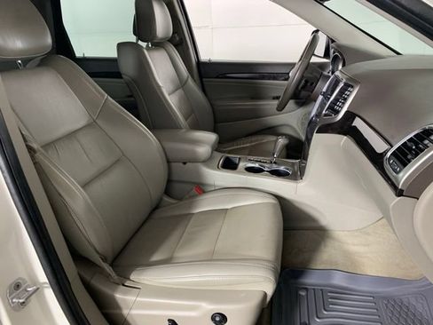Used 2011 Jeep Grand Cherokee Laredo AWD/4WD image 20