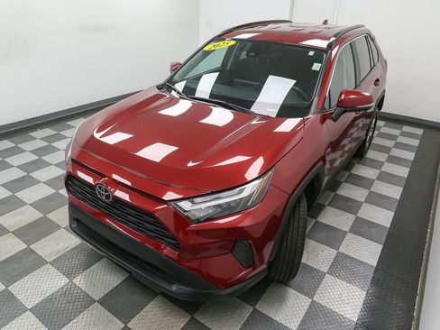 Used 2025 Toyota RAV4 XLE AWD/4WD image 6