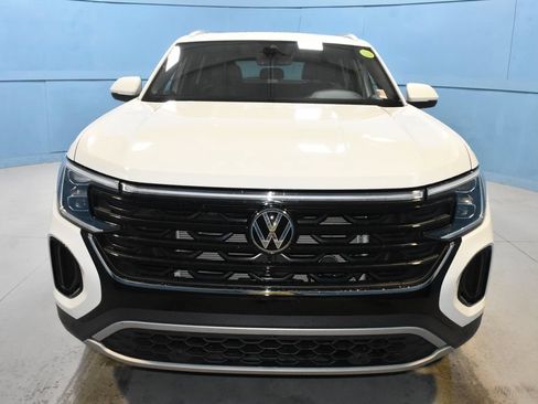 Used 2024 Volkswagen Atlas Cross Sport SE FWD image 23