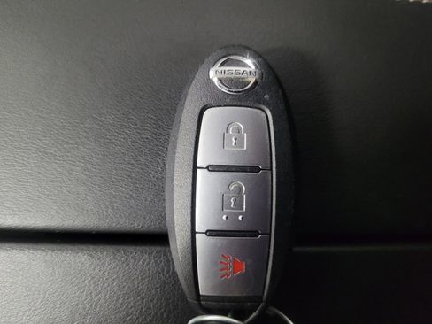 Used 2021 Nissan Rogue S FWD image 32