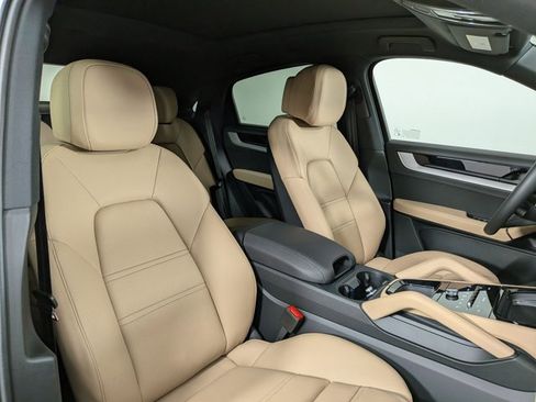 New 2026 Porsche Cayenne Coupe image 24