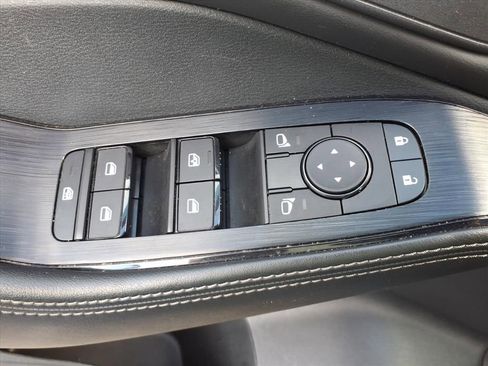 Used 2024 Nissan Rogue SV image 28