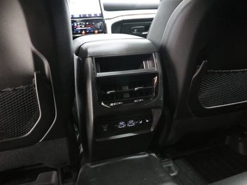 Used 2023 Jeep Grand Cherokee Limited w/ Luxury Tech Group II AWD/4WD image 32