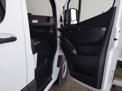 Used 2026 Mercedes-Benz Sprinter 2500 image 7