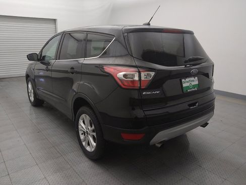 Used 2017 Ford Escape SE image 5