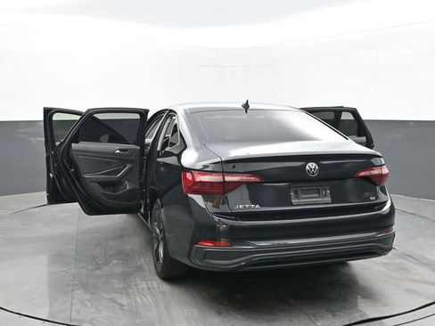 Used 2022 Volkswagen Jetta SE image 65