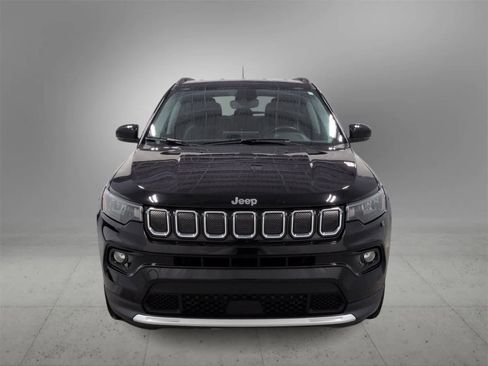 Certified 2022 Jeep Compass Limited image 3