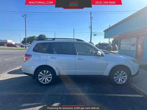 Used 2012 Subaru Forester 2.5X Premium w/ All-Weather Pkg image 4
