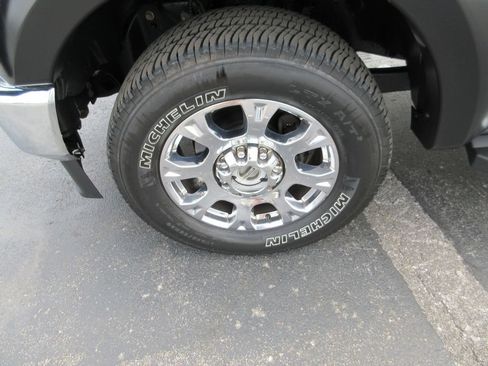 Used 2021 Ford F250 Lariat w/ Lariat Ultimate Package AWD/4WD image 14