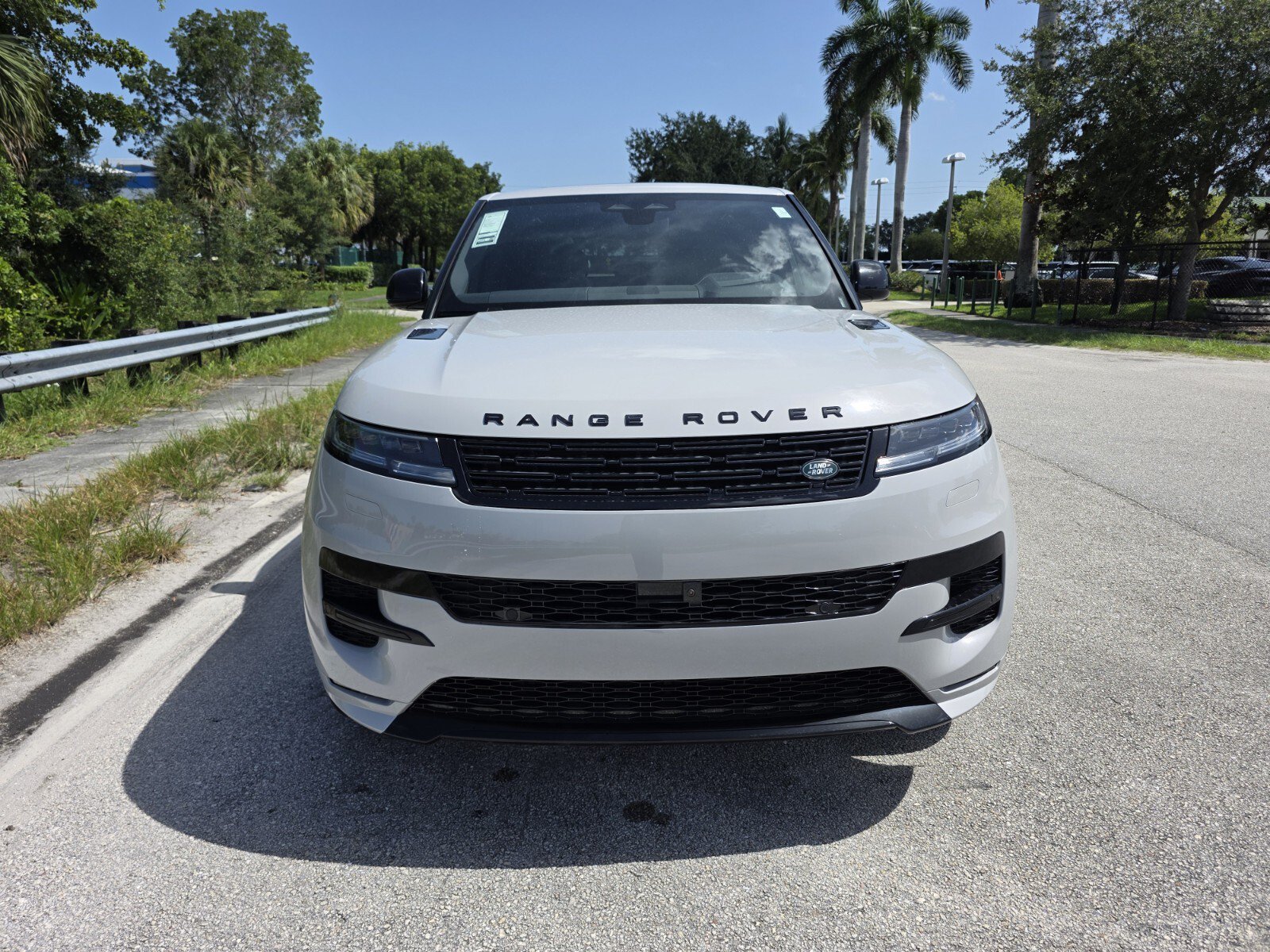 New 2026 Land Rover Range Rover Sport Dynamic SE AWD/4WD image 8