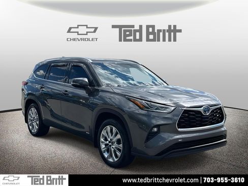 Used 2023 Toyota Highlander Limited image 3