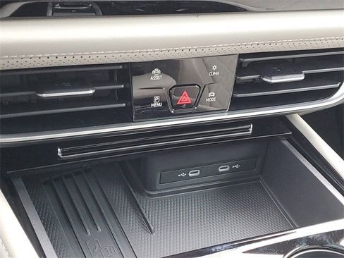 New 2025 Volkswagen Atlas SEL Premium R-Line image 32