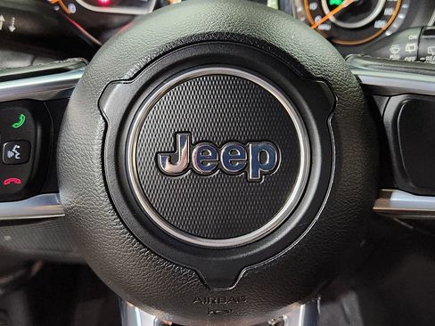 Used 2020 Jeep Wrangler Unlimited Sahara image 47