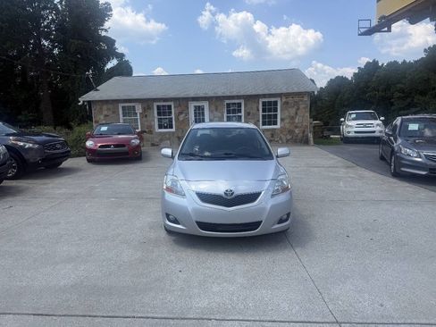 Used 2010 Toyota Yaris Sedan FWD image 2