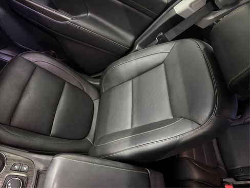 Used 2020 GMC Acadia SLT w/ LPO, Cargo Package FWD image 16