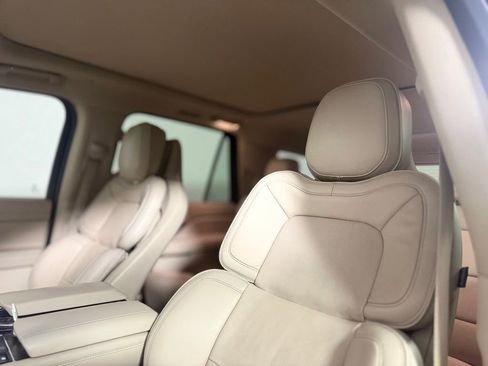 Used 2019 Lincoln Navigator Reserve w/ Cargo Package AWD/4WD image 17