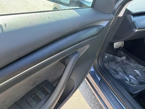 Used 2023 Tesla Model 3 Performance image 15