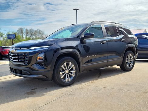 Used 2025 Chevrolet Equinox LT w/ Convenience Package II AWD/4WD image 2