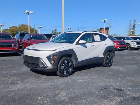 Used 2024 Hyundai Kona SEL image 2