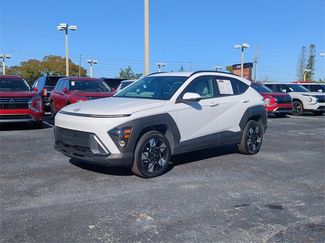Used 2024 Hyundai Kona SEL video 2