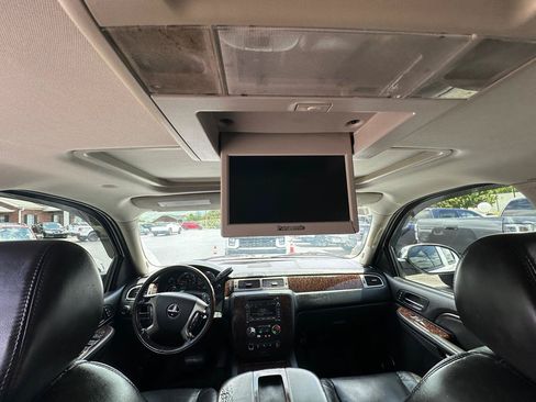 Used 2009 GMC Yukon Denali AWD/4WD image 12