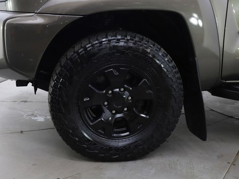 Used 2015 Toyota Tacoma 4x4 Double Cab w/ TRD Off-Road Package image 27