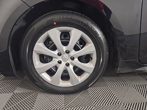 Used 2023 Toyota Corolla LE FWD image 7