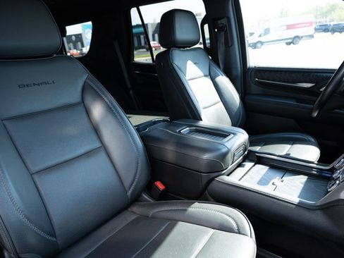 Used 2023 GMC Yukon Denali AWD/4WD image 34
