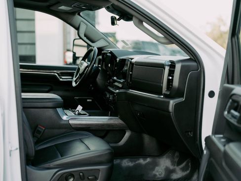 Used 2024 Chevrolet Silverado 3500 LTZ w/ LTZ Premium Package image 21