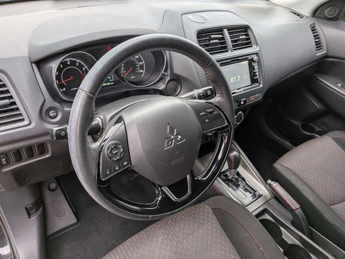 Used 2018 Mitsubishi Outlander Sport LE FWD image 2