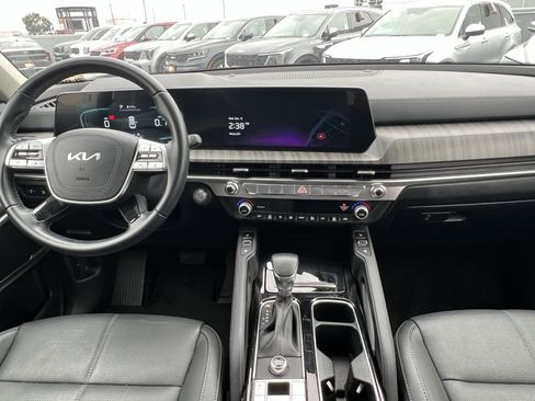 Certified 2024 Kia Telluride EX image 18