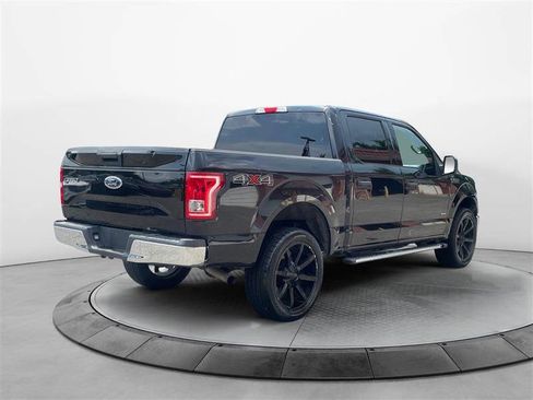 Used 2015 Ford F150 XLT image 5