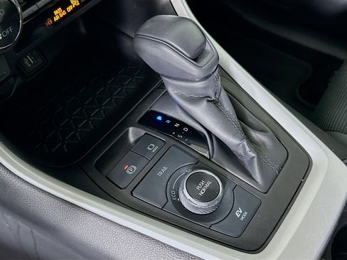 Used 2024 Toyota RAV4 LE image 23