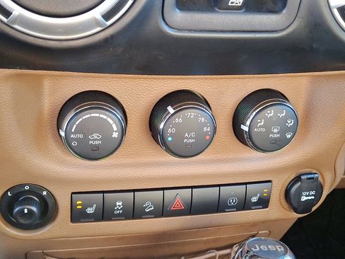 Used 2014 Jeep Wrangler Unlimited Sahara w/ Dual Top Group image 18