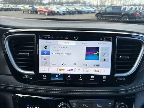 New 2026 Chrysler Pacifica Select AWD/4WD image 15