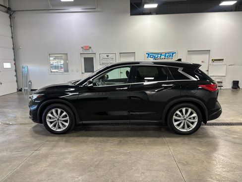Used 2019 INFINITI QX50 Essential w/ Premium Heat Package image 18