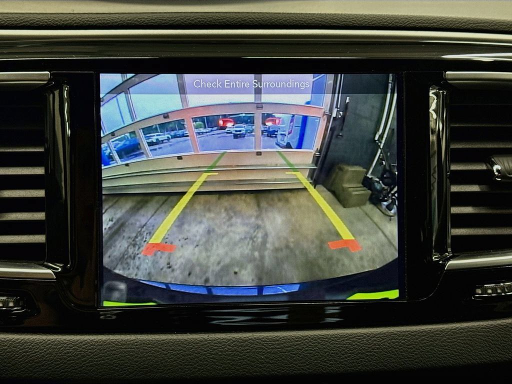 Used 2019 Chrysler Pacifica Touring Plus w/ S Appearance Package FWD image 12