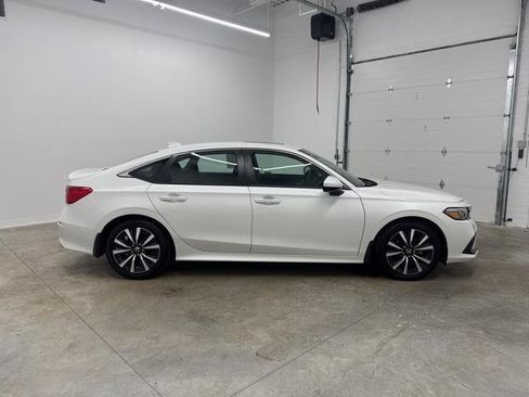 Used 2023 Honda Civic EX image 4