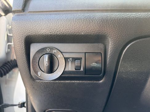 Used 2009 Ford Fusion SE FWD image 32