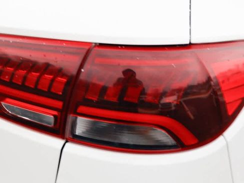 Used 2019 Kia Sorento SX image 21