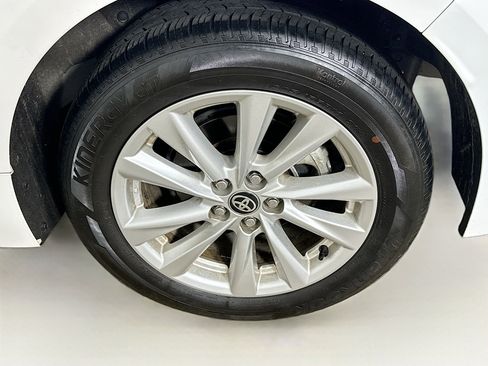 Used 2024 Toyota Corolla LE w/ LE Convenience Package image 11